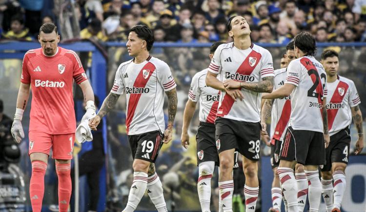 Imagen de Se encendieron las alarmas en River: un titular no se entrenó con normalidad y es duda ante Vélez