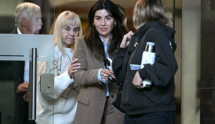 Imagen de "La manipulación fue absoluta y horrible": el desgarrador testimonio de Gianinna Maradona contra los médicos de su padre
