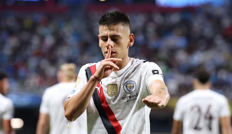 Imagen de Echeverri aprovechó su titularidad y anotó un golazo en el 6-0 de Manchester City