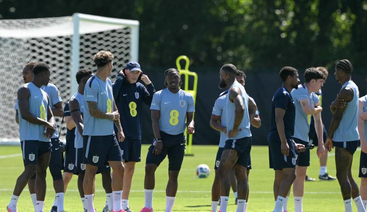 Imagen de Inglaterra modificó su lista de buena fe a 24 horas de su debut