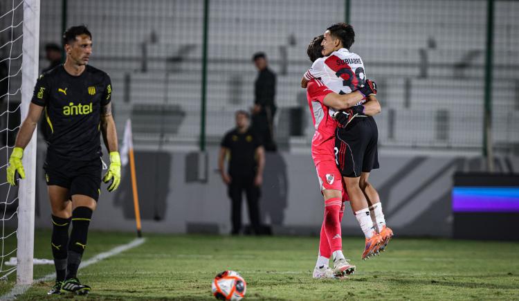 Imagen de Cumpleaños feliz: Gallardo festejó sus 50 con el triunfo de River por penales