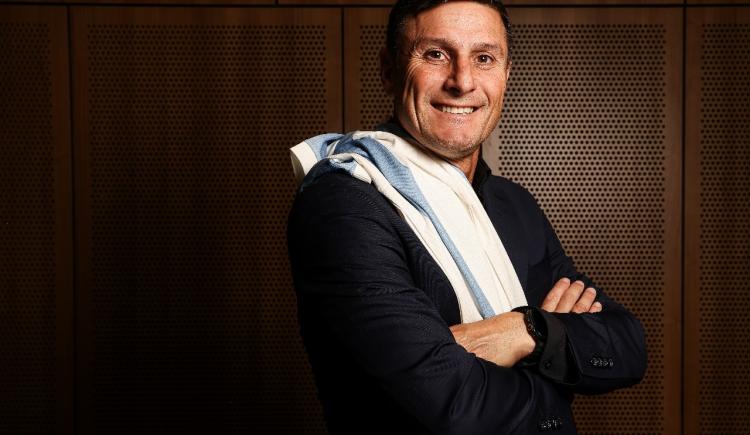 Imagen de Javier Zanetti, de punta a punta: la leyenda que se emociona con Messi y cristaliza sueños como dirigente