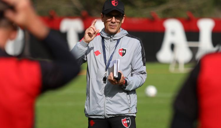Imagen de Se acabó el ciclo de Mauricio Larriera en Newell's: el uruguayo fue despedido