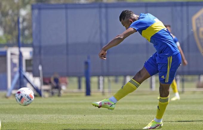 Imagen de RESERVA: SEBASTIÁN VILLA CONVIRTIÓ PARA EL EMPATE ENTRE BOCA JUNIORS Y GIMNASIA