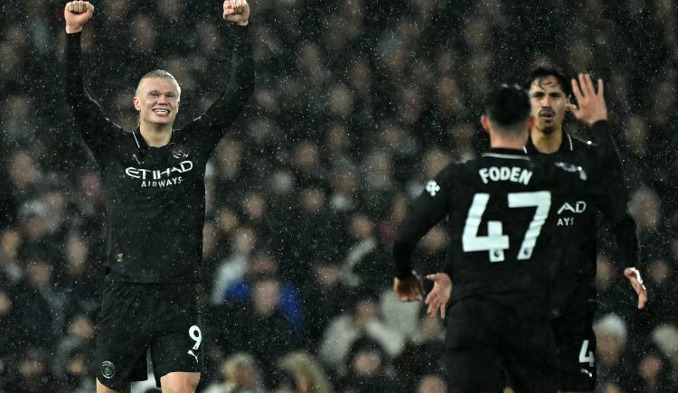 Imagen de 10 datos del épico 5-4 entre Manchester City y Fulham en la Premier League