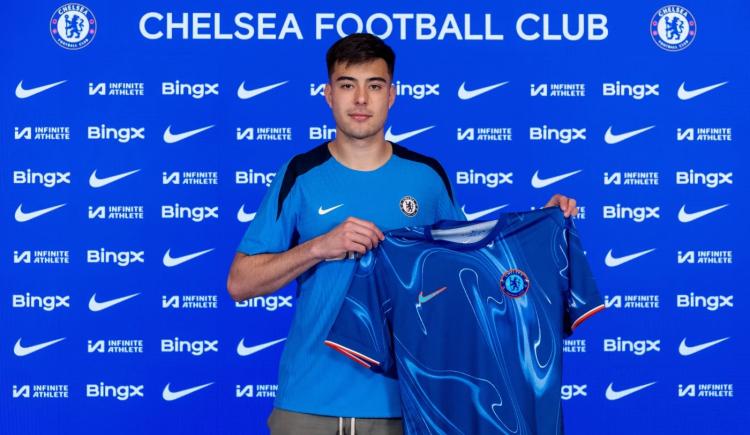 Imagen de Presentación oficial: Aaron Anselmino fue anunciado en las redes de Chelsea