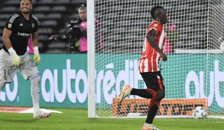 Imagen de Penalazo de Lema, expulsión y gol de Cetré