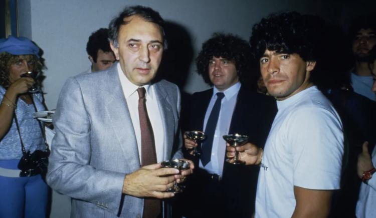 Imagen de El pase de Maradona a Napoli y el recuerdo de Ferlaino