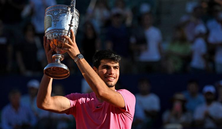 Imagen de La historia del trofeo que recibió Carlos Alcaraz en el Argentina Open