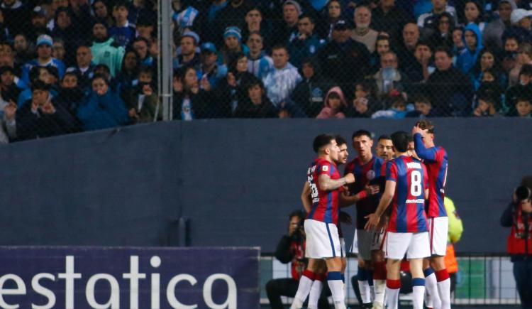 Imagen de San Lorenzo le puso un freno a la ilusión de Racing y se quedó con un clásico caliente