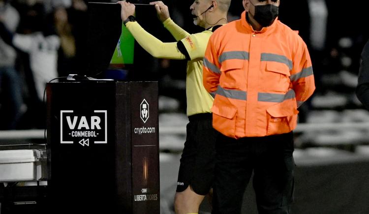 Imagen de El gol de Vélez anulado por el VAR