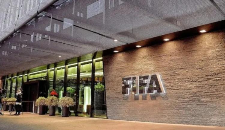 Imagen de FIFA responde a las críticas: "Nadie está vendiendo el fútbol"