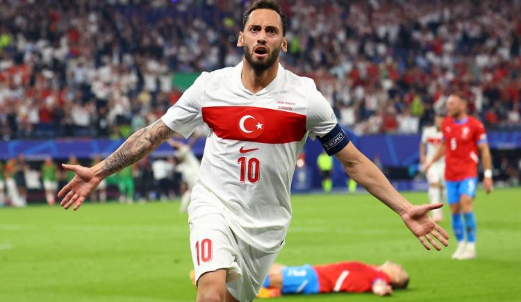 Imagen de Turquía logró un triunfo agónico ante República Checa y avanzó de ronda