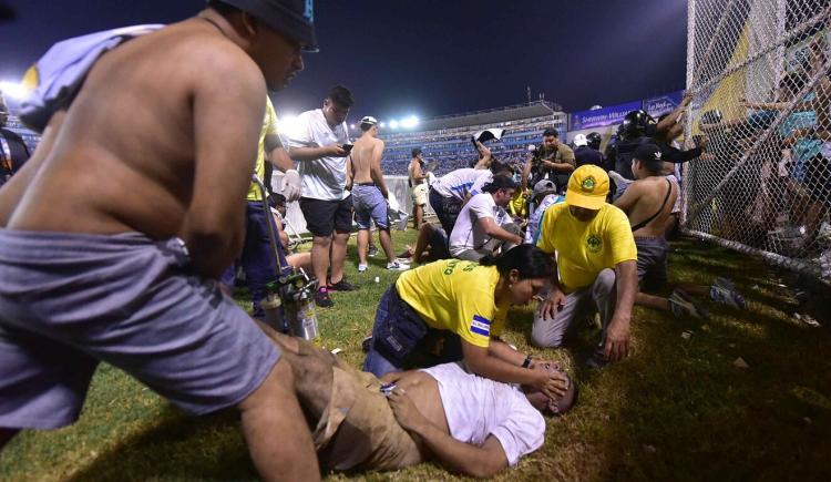Imagen de Tragedia en El Salvador: detuvieron a dirigentes de Alianza por la estampida fatal en el estadio