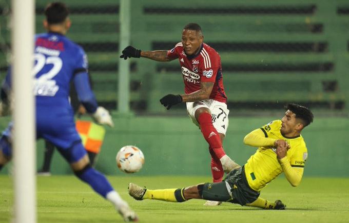 Imagen de Golpazo: Defensa y Justicia no pudo ante DIM y quedó eliminado de la Sudamericana