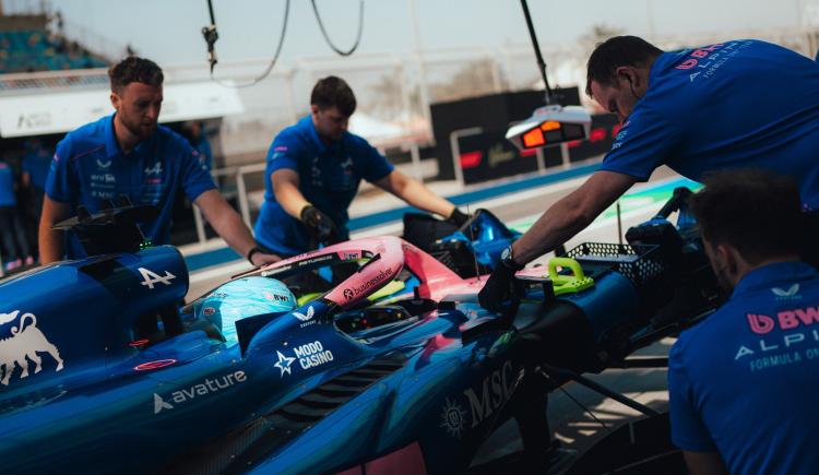 Imagen de Alpine completa las pruebas de Bahréin con Pierre Gasly al volante y Colapinto en los boxes