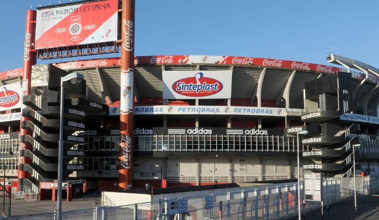 Imagen de ¿Cómo le fue a River ante un rival que visitó por primera vez el Monumental?