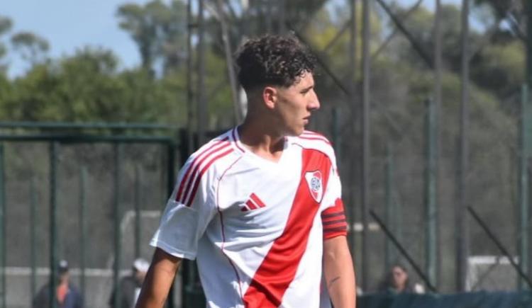 Imagen de Trascendental anuncio de River por Luca Scarlato, el juvenil de la discordia