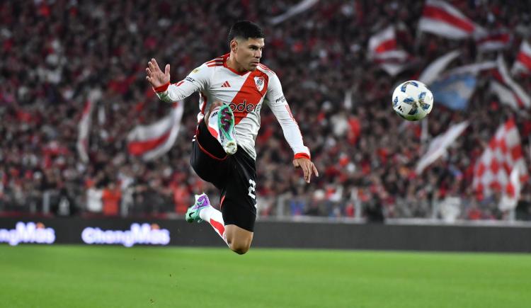 Imagen de Agustín Sant´Anna, de su "adaptación a River" a los "silbidos" para Demichelis