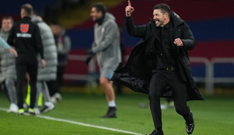 Imagen de Simeone y una dedicatoria especial: "Hoy era el cumpleaños mi papá, tenía un regalo dando vueltas"