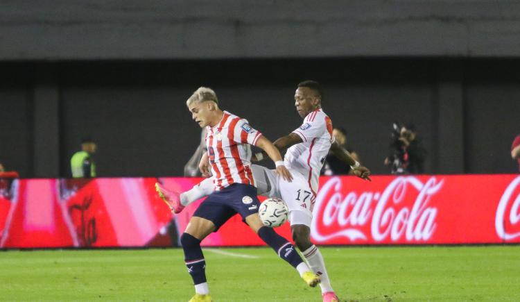 Imagen de La tempranera expulsión de Luis Advíncula en Perú