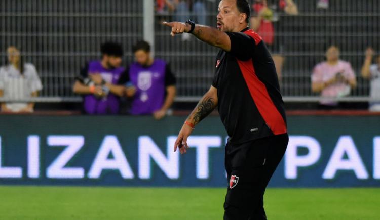 Imagen de Cristian Fabbiani dejó de ser el entrenador de Newell's
