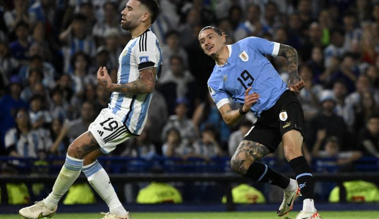 Imagen de Uruguay liquidó el partido con una contra perfecta