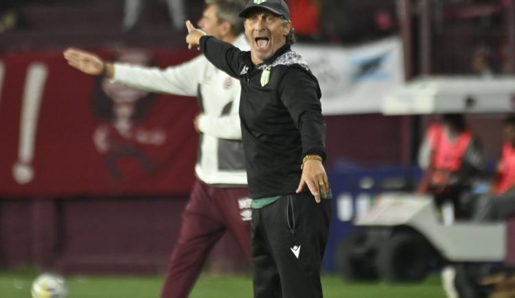 Imagen de Pedro Troglio tras el Clásico del Sur: su futuro en Banfield y los rumores que lo vinculan con Gimnasia