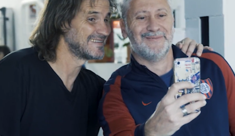 Imagen de Rubén Insúa, protagonista de la original campaña de socios de San Lorenzo