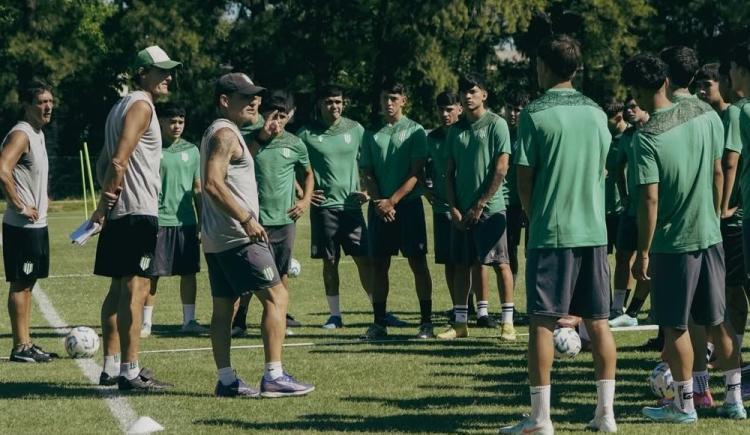 Imagen de Banfield levantó la inhibición de FIFA y metió un "repóker" de refuerzos