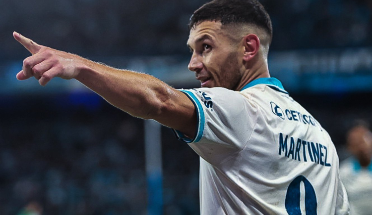 Imagen de Maravillosa esta noche: Racing goleó 4-1 a Banfield con un hattrick de Martínez
