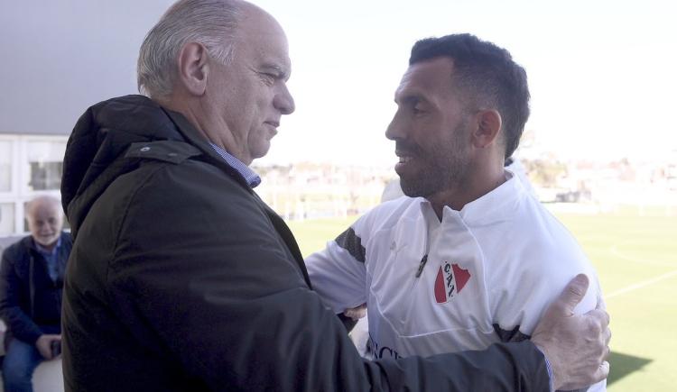 Imagen de Independiente: el presidente Grindetti y Tevez, cara a cara