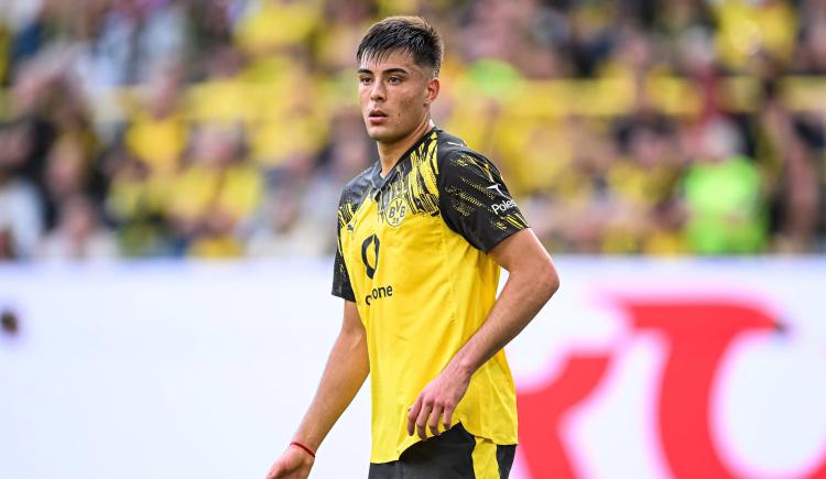 Imagen de El plan de Chelsea con Aaron Anselmino: ¿vuelve o se queda en Alemania?