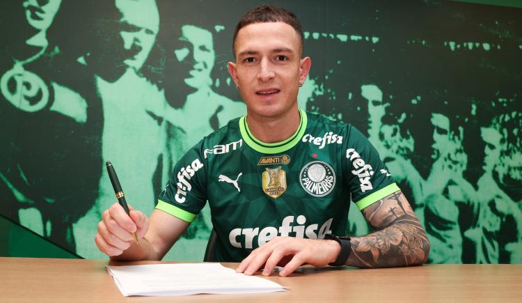 Imagen de Racing oficializó la venta de Aníbal Moreno a Palmeiras