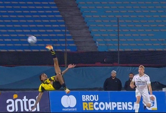 Imagen de Para el Puskas: Peñarol ganó con un golazo en Uruguay