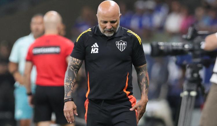 Imagen de Sampaoli perdió el clásico y quedó eliminado de la Copa de Brasil en su debut en Atlético Mineiro