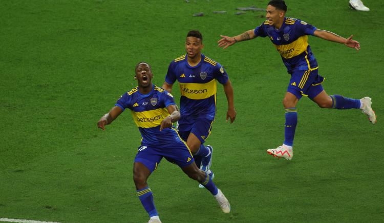 Imagen de El golazo de Luis Advíncula que empató la final