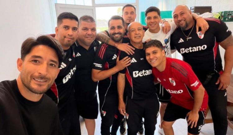 Imagen de Enzo Pérez y Milton Casco retiraron sus pertenencias de River y dijeron adiós