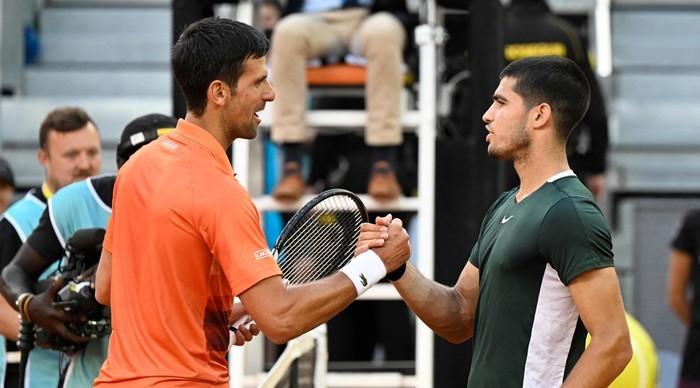 Imagen de Raquetazo sin pelota: Djokovic y un fuerte palo para Carlos Alcaraz