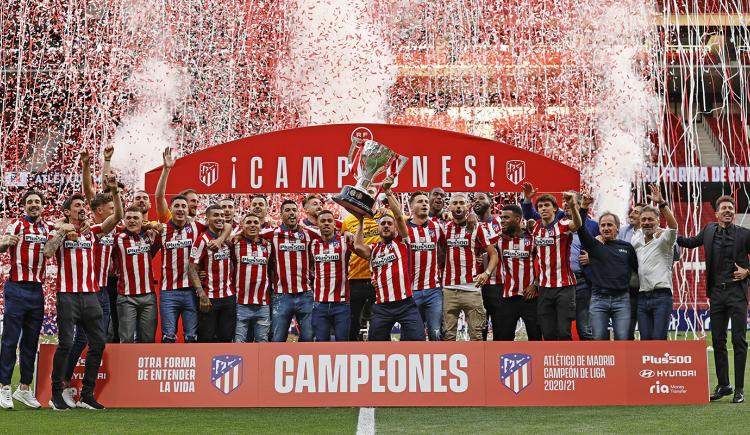 Imagen de ATLÉTICO DE MADRID CAMPEÓN CON CUCHILLO, GOLES Y CORAZÓN