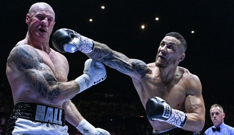 Imagen de Sonny Bill Williams vence sin atenuantes a Barry Hall y extiende su invicto