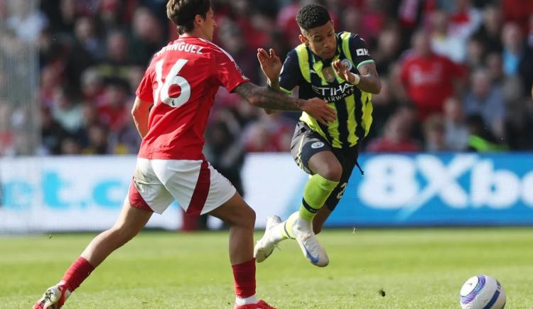 Imagen de Nicolás Domínguez, titular en el triunfo vital del Forest ante el City