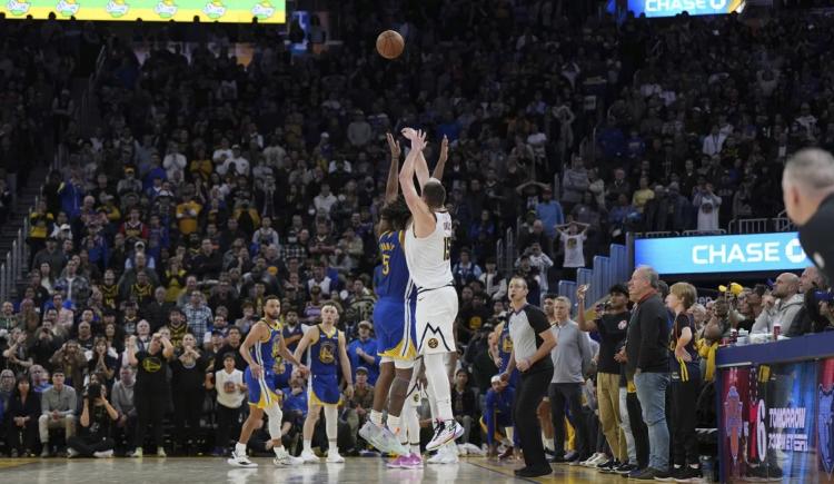 Imagen de Para el Louvre: el fantástico triple ganador de Nikola Jokic ante los Warriors