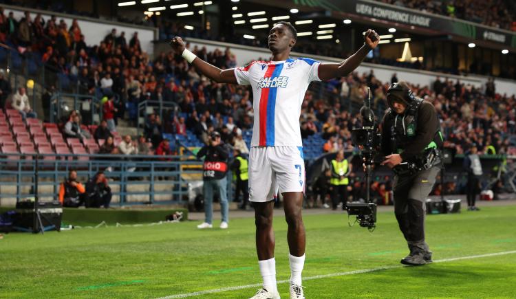 Imagen de ¡Histórico! Ismaïla Sarr destroza el reloj con el gol más rápido de la Conference League