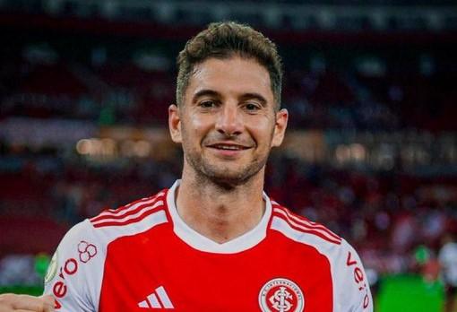 Imagen de Lucas Alario ya desembarcó en Estudiantes