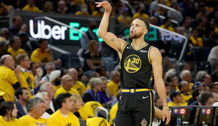 Imagen de Curry brilló y Golden State pegó primero