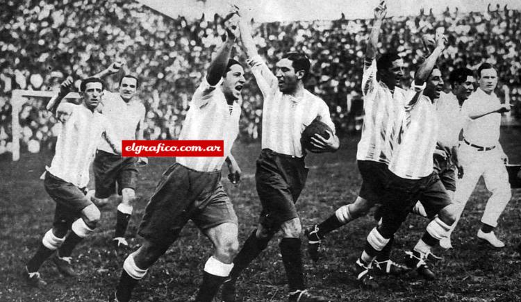 Imagen de 1929. El álbum de Argentina campeón sudamericano