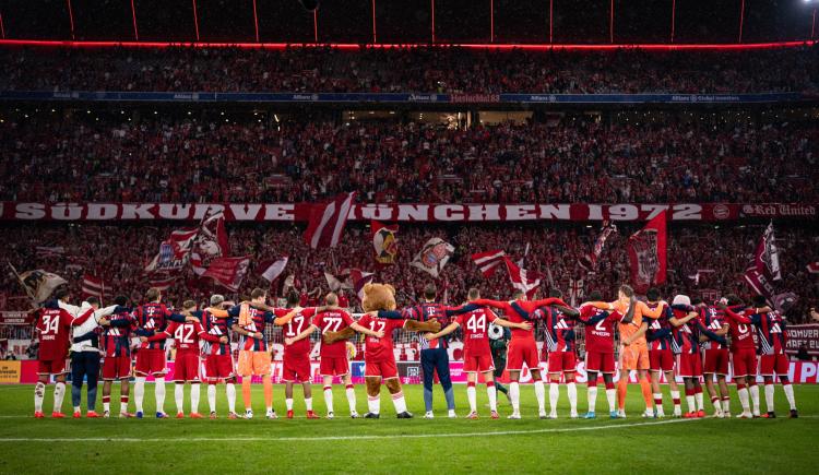 Imagen de El Bayern Múnich arrasa en el inicio y Neuer hace historia con su vigésima primera temporada consecutiva