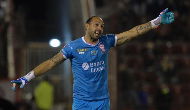 Imagen de Marcos Díaz selló su salida de Huracán