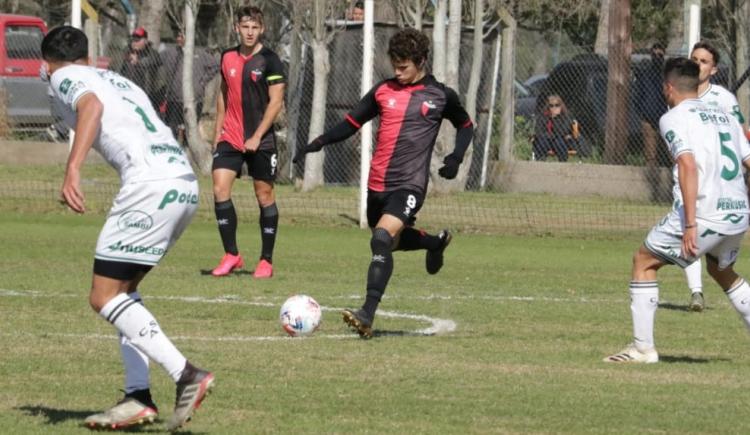 Imagen de RESERVA: COLÓN SE IMPUSO A SARMIENTO DE JUNÍN 1-0 Y SIGUE PUNTERO